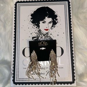 New nOir dangling earrings with stones